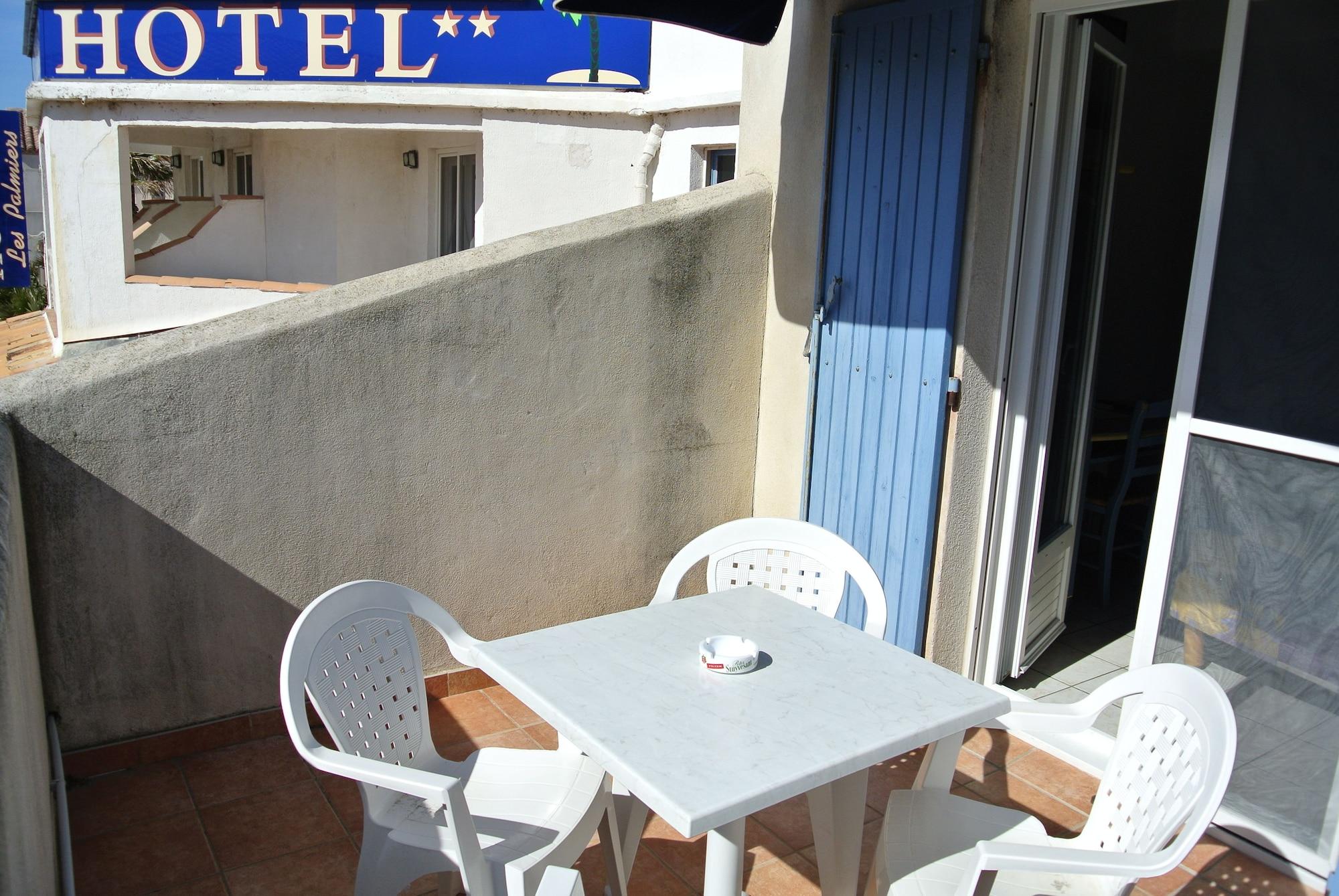 Hotel Les Palmiers En Camargue Saintes-Maries-de-la-Mer Ngoại thất bức ảnh