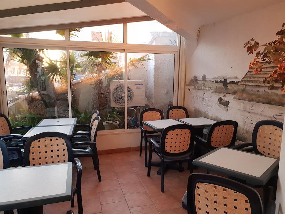 Hotel Les Palmiers En Camargue Saintes-Maries-de-la-Mer Ngoại thất bức ảnh
