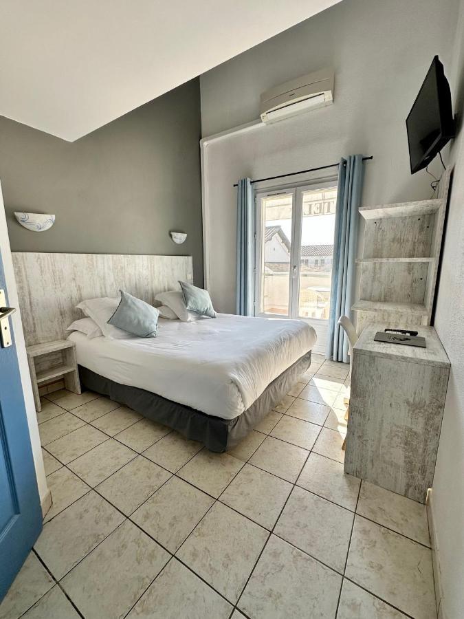 Hotel Les Palmiers En Camargue Saintes-Maries-de-la-Mer Ngoại thất bức ảnh