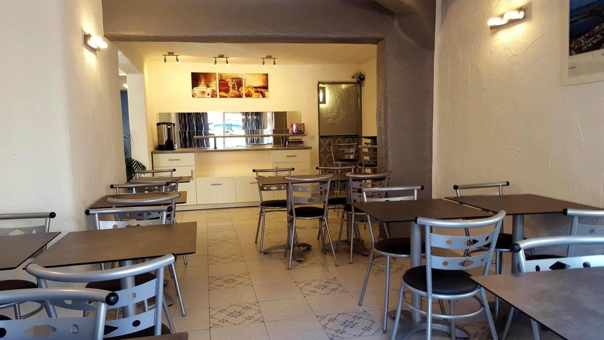 Hotel Les Palmiers En Camargue Saintes-Maries-de-la-Mer Ngoại thất bức ảnh